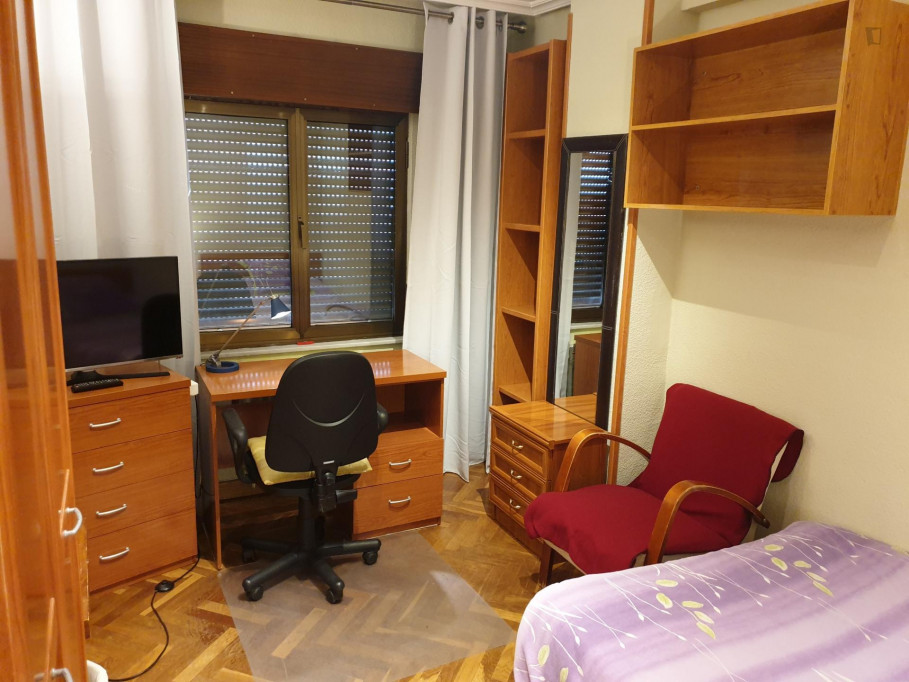 Single bedroom near Escuela Universitaria de Enfermería y Fisioterapia