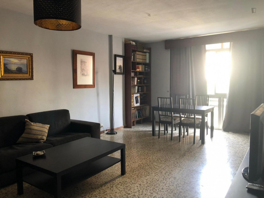 Double bedroom in a 3-bedroom flat, in the centre of Málaga