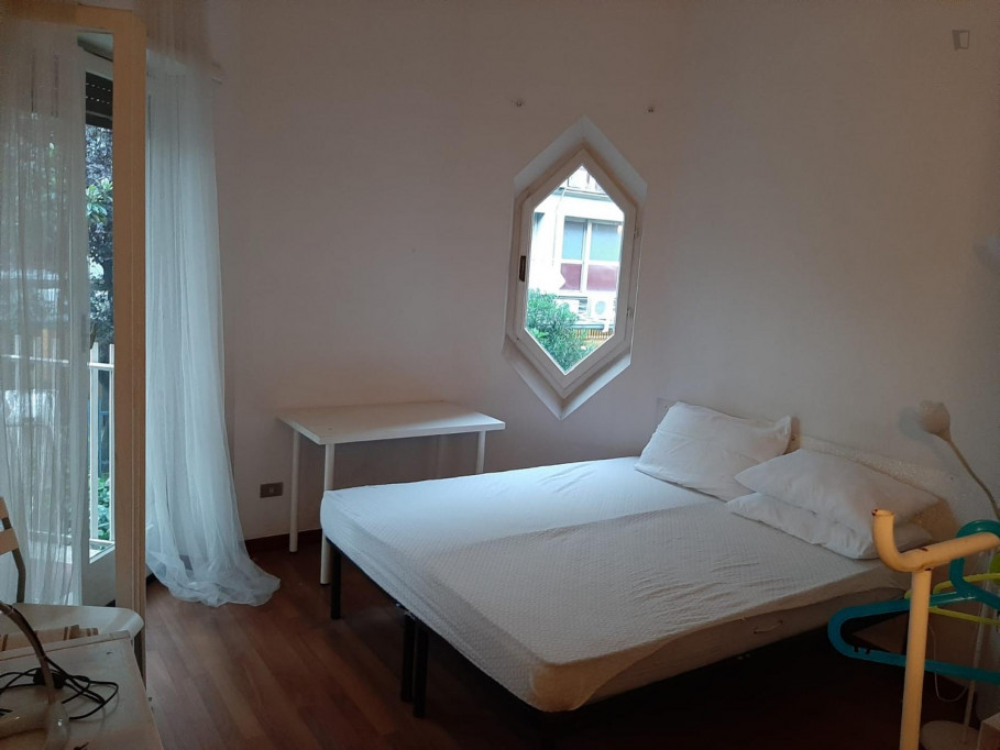 Double bedroom in a 4-bedroom apartment