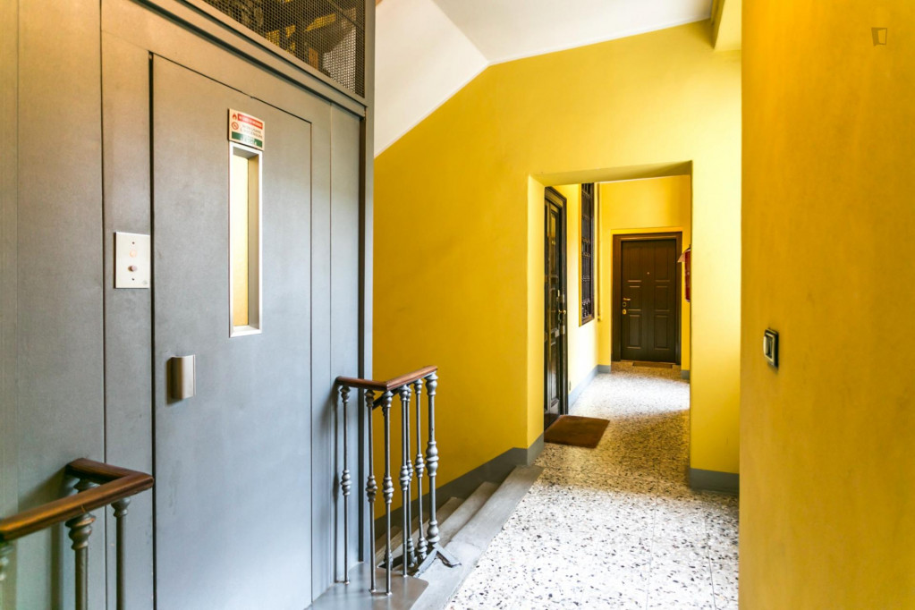 Interesting apartment near the Porta Romana metro