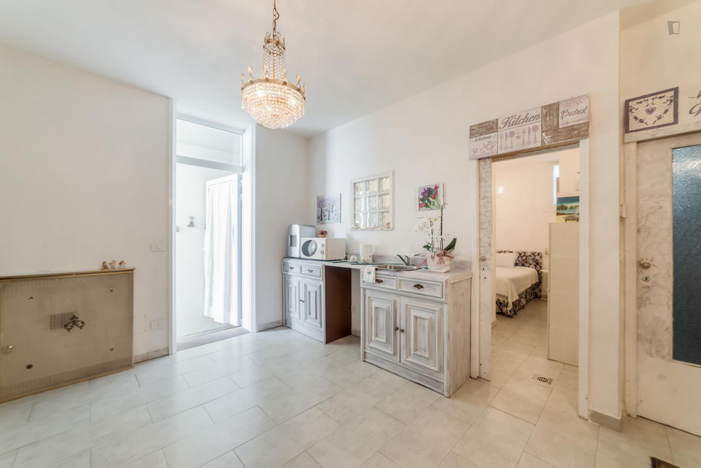 Great bedroom with private bathroom in Castel Maggiore neighborhood