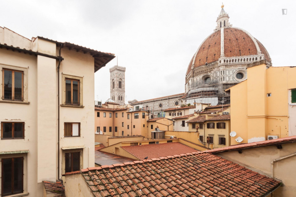 Stylish 2-bedroom apartment near Palazzo Gondi