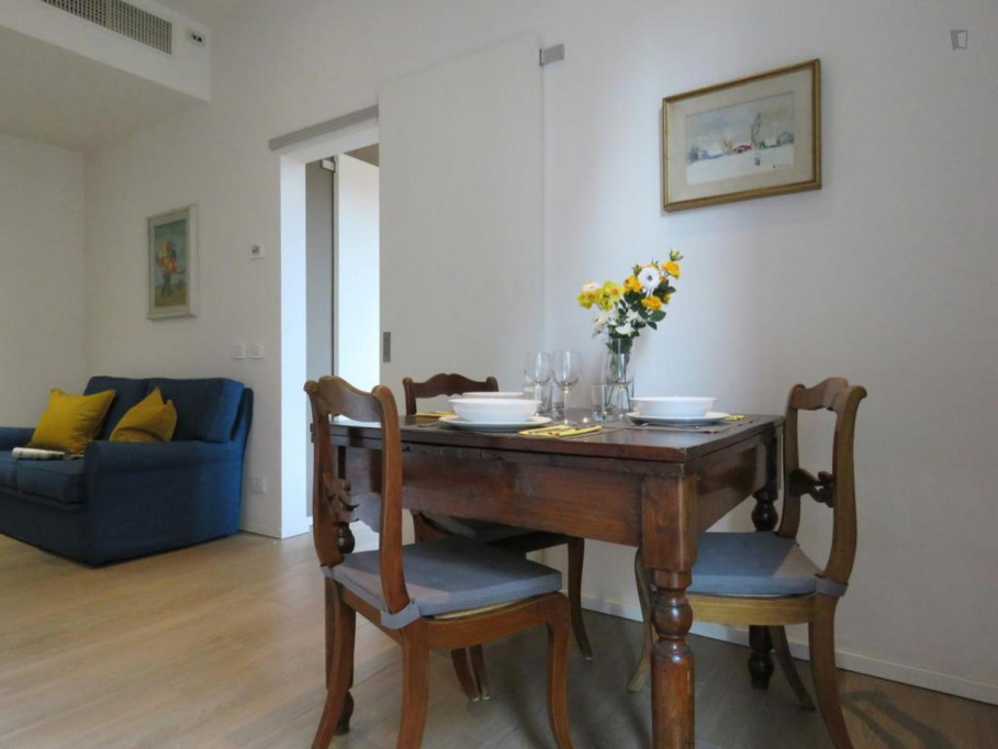 Beautiful 2-bedroom apartment close to Porta San Felice