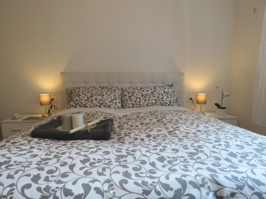 Beautiful 2-bedroom apartment close to Porta San Felice