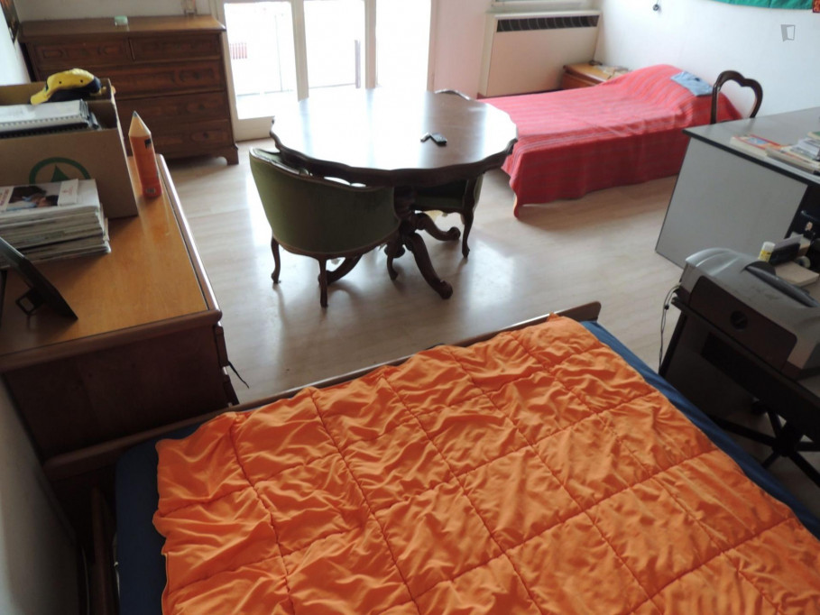 Bed in a twin bedroom close to Porta Sant'Isaia