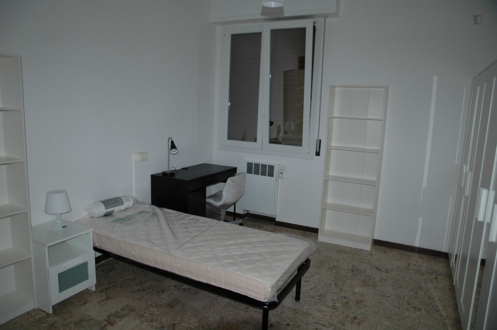 Bed in a twin bedroom close to Policlinico Sant'Orsola Malpighi