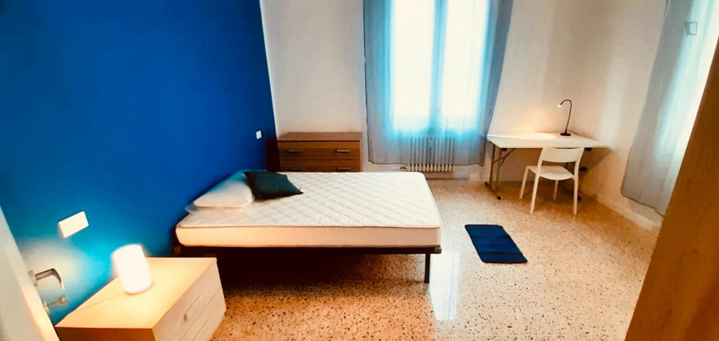 Double bedroom near Stazione Centrale, in the centre of Bologna