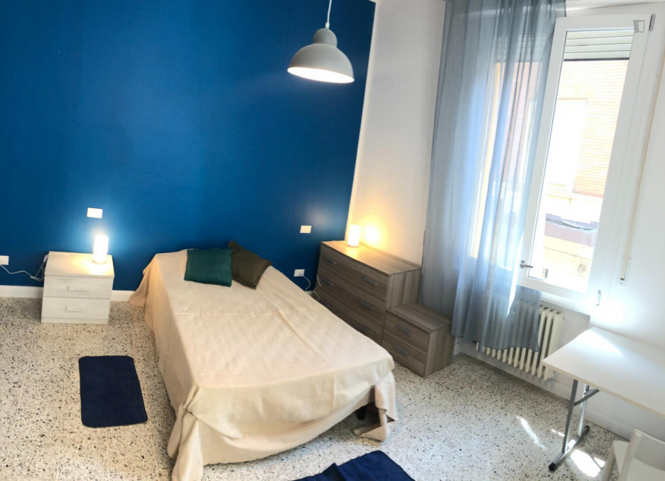 Double bedroom near Stazione Centrale, in the centre of Bologna