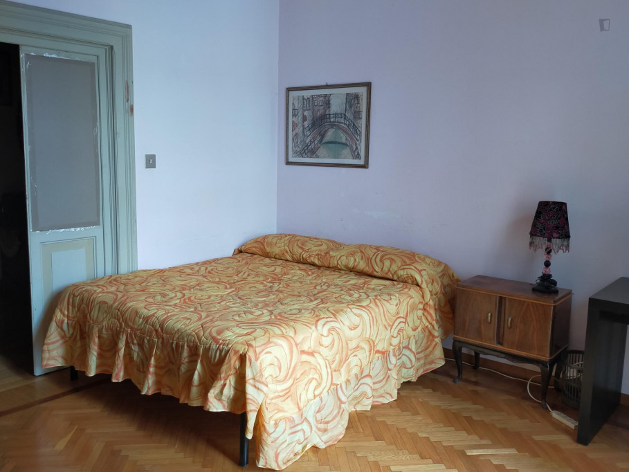 Single bedroom in a 4-bedroom apartment near Parco della Montagnola