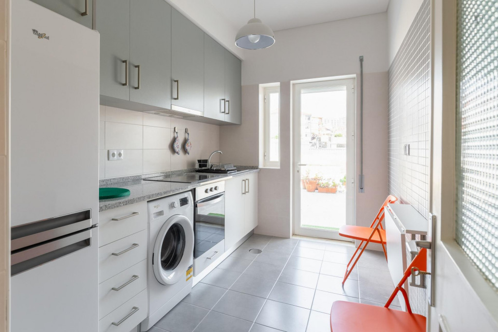 Single bedroom, with balcony