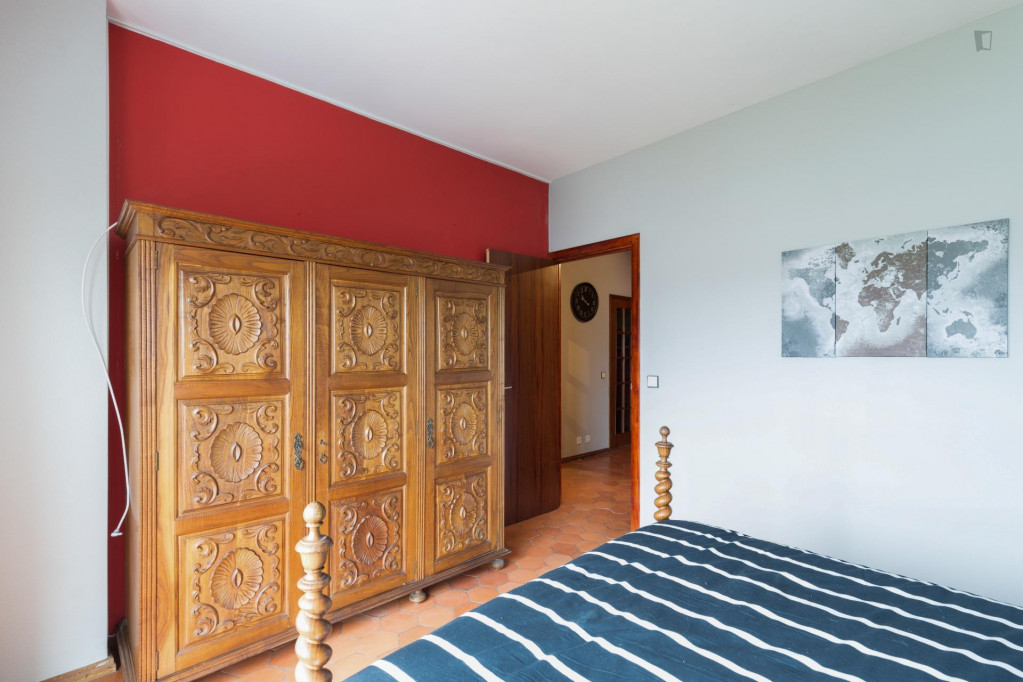 Airy double bedroom in Paranhos near FEUP