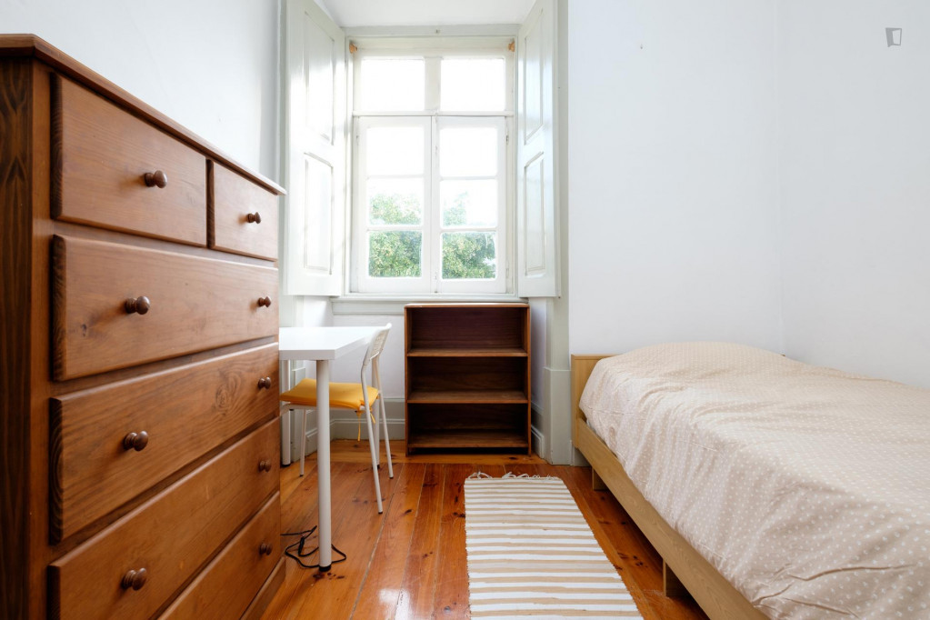 Homely single bedroom near Escola Superior de Educação de Coimbra