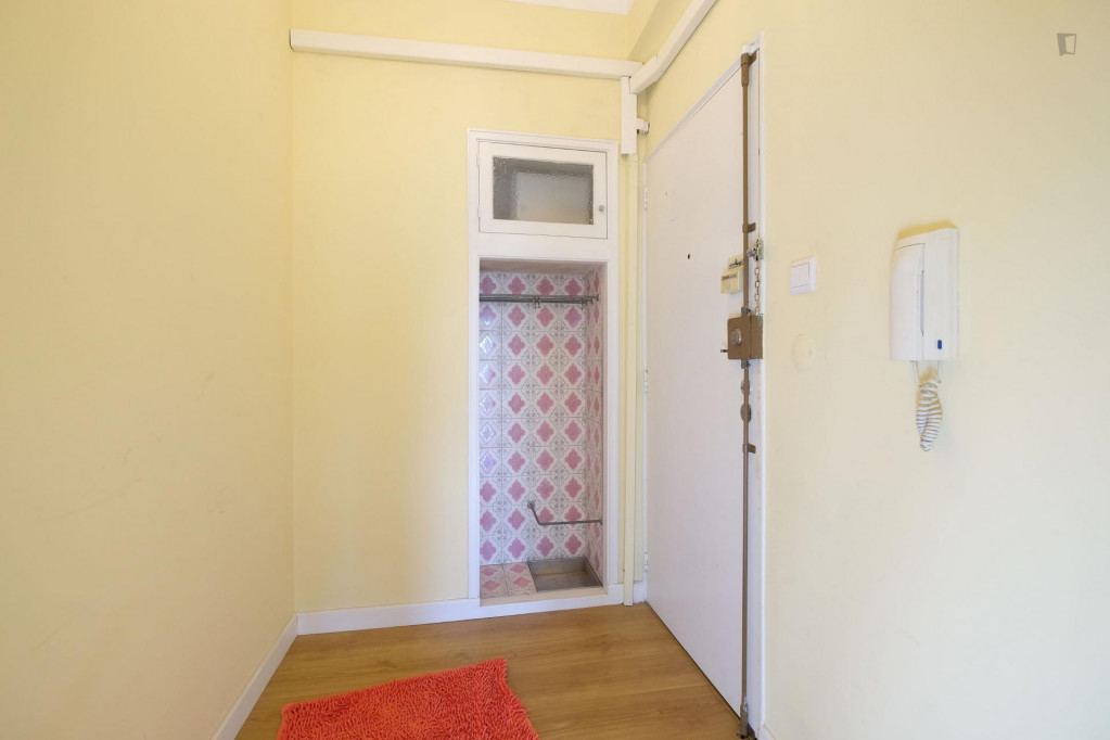 Homely single room in Baixa