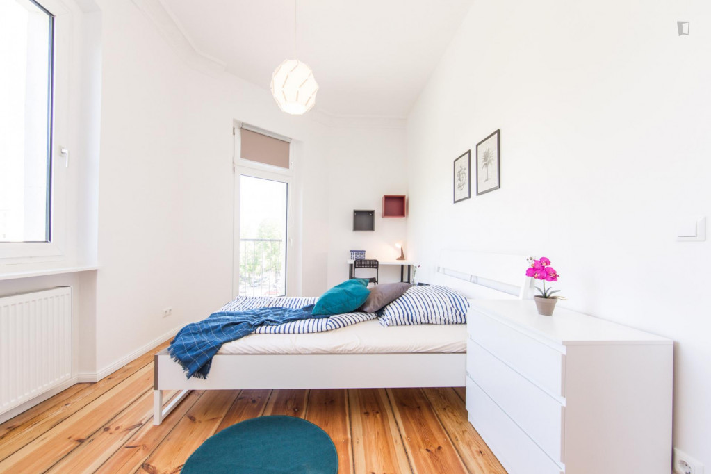 Modern double bedroom in a 2-bedroom apartment near Karl-Marx-Straße transport station