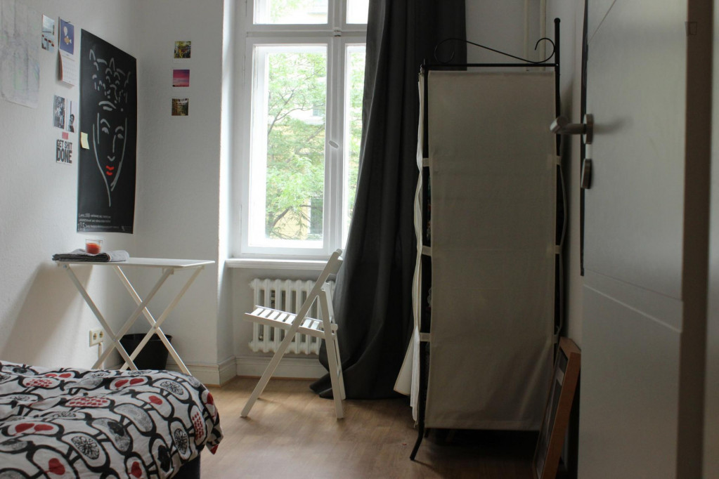 Snug single bedroom in a flat to share in Moabit