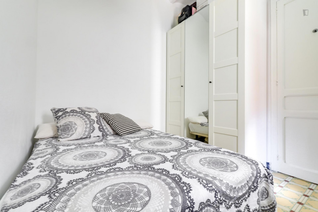 Cool double bedroom close to the Universitie UPC