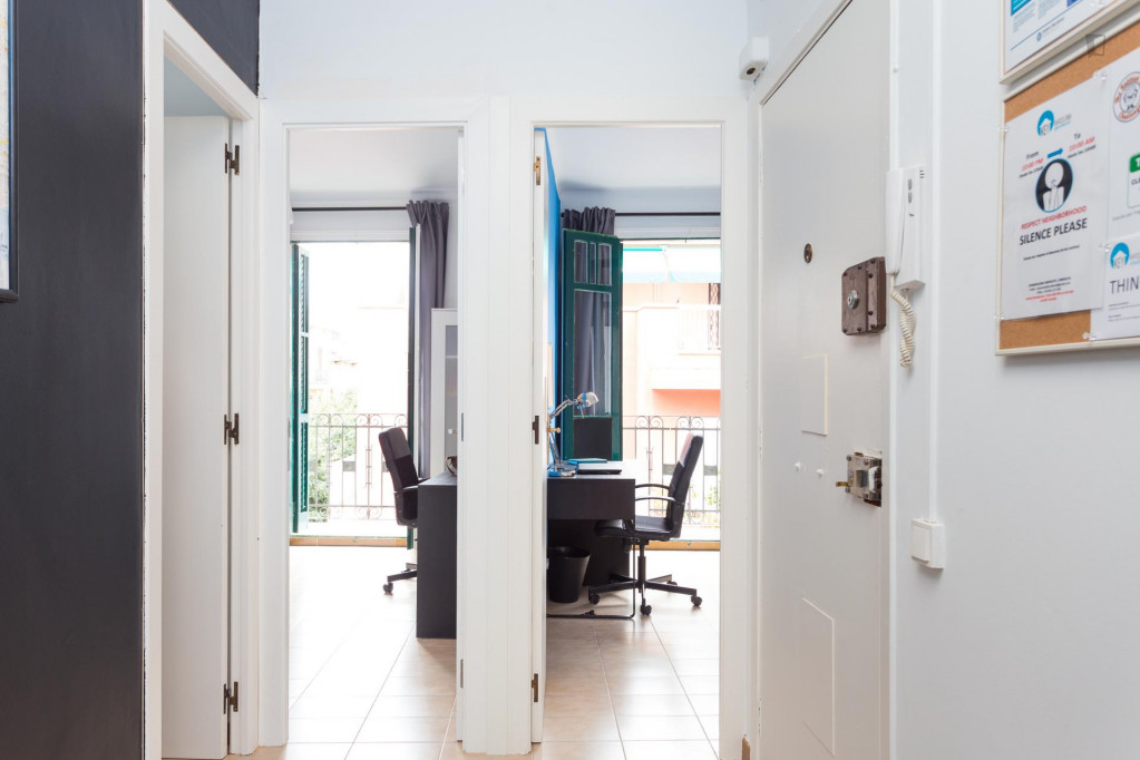 Welcoming and neat single bedroom near the Poble-sec metro