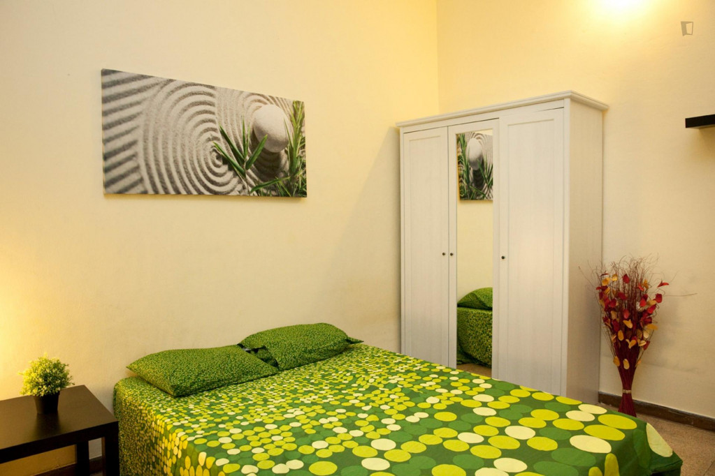 Student-friendly double bedroom in La Nova Esquerra de l'Eixample