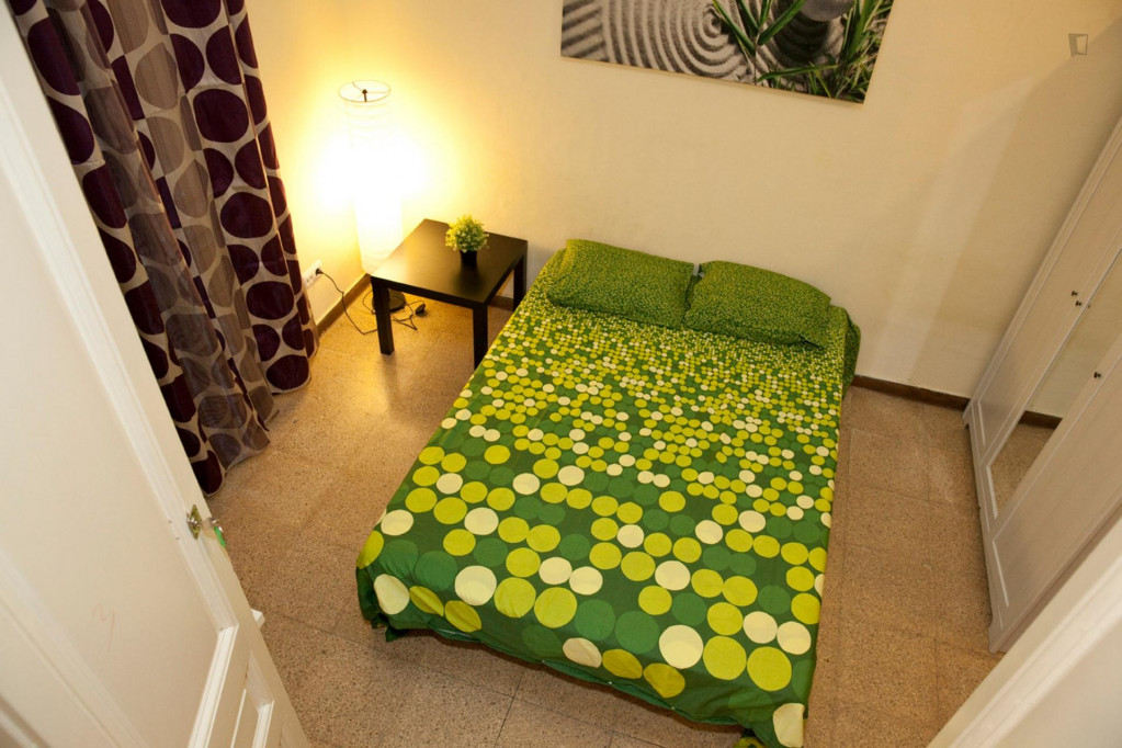 Student-friendly double bedroom in La Nova Esquerra de l'Eixample