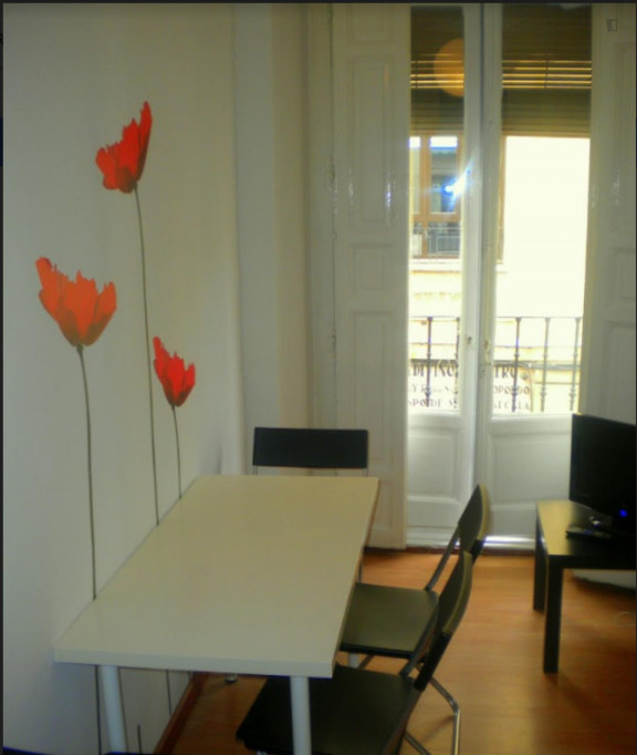 Single room in Malasaña, close to Universidad Pontificia Comillas