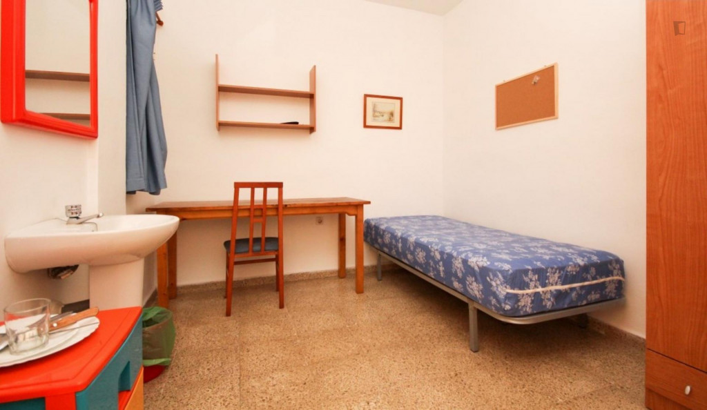 Nice single bedroom close to Facultad de Ciencias of Granada University