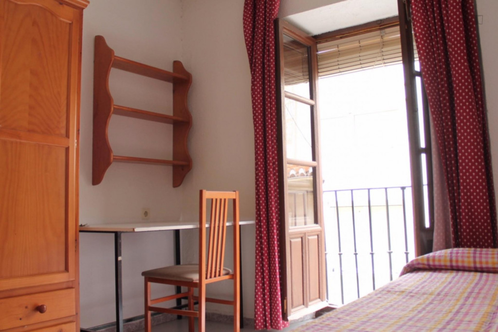 Great single bedroom near the Facultad de Derecho