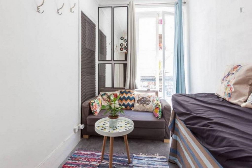 Pure parisian hausmanien appartment - 1800 building / close montmartre