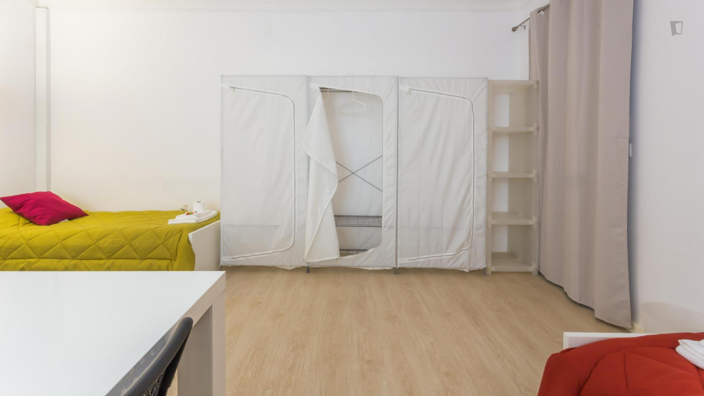 Double bedroom in a student Residence close to Polo Universitário Porto