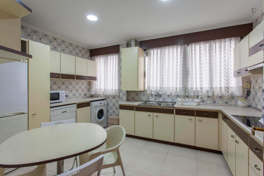 Fantastic double bedroom close to San Vicente Mártir Catholic University of Valencia