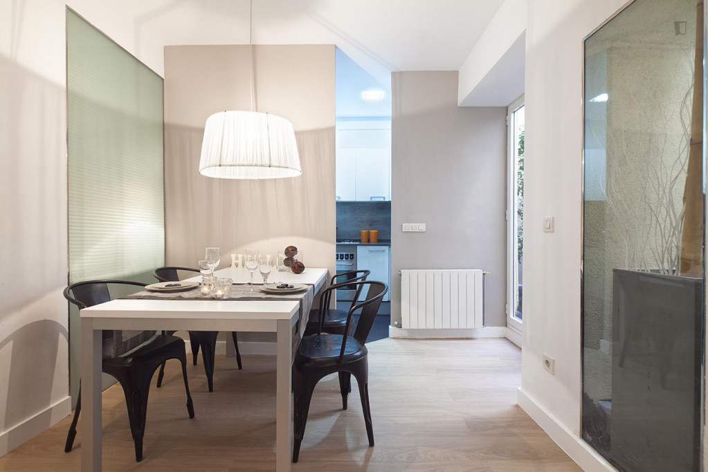 Posh 1-bedroom apartment in classic El Barri Gòtic