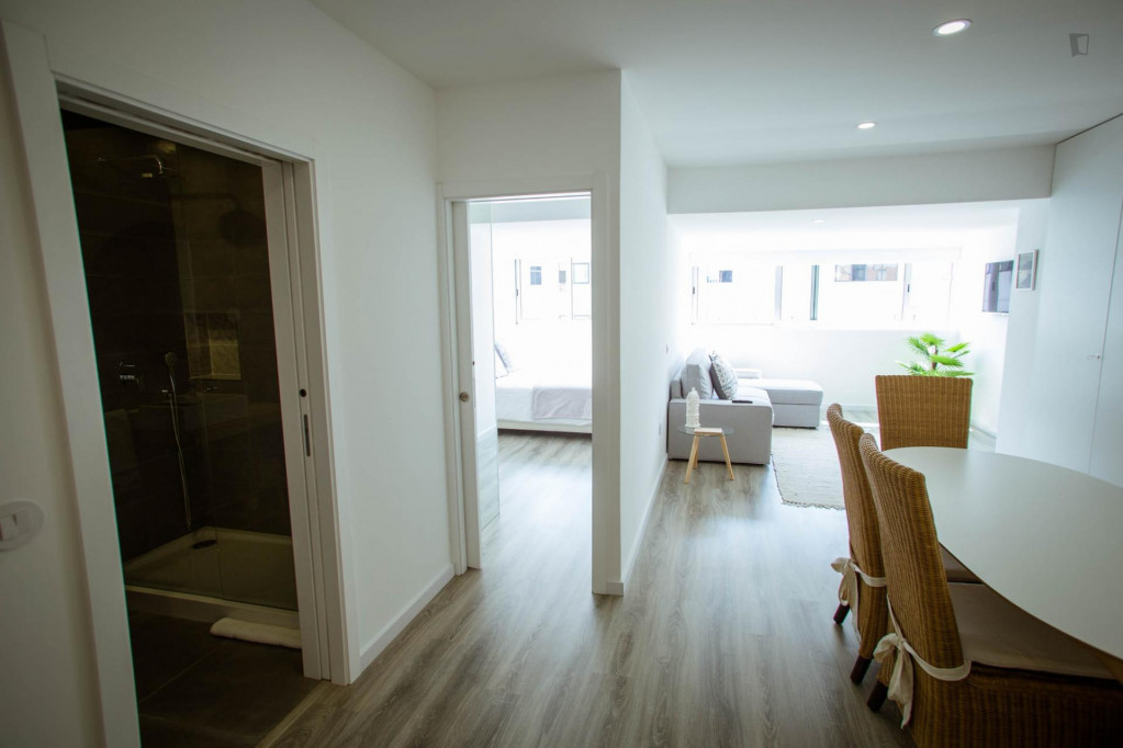 Amazing 2-bedroom apartment close to Aliados metro station