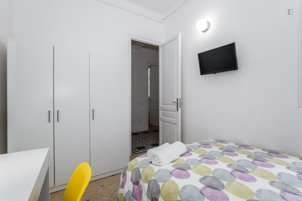 Sublime double bedroom close to the popular Plaça de Espanya