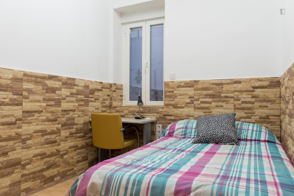 Lovely single bedroom close to Universidad Pontificia Comillas