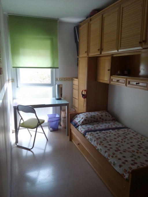 Single bedroom in La marina de port