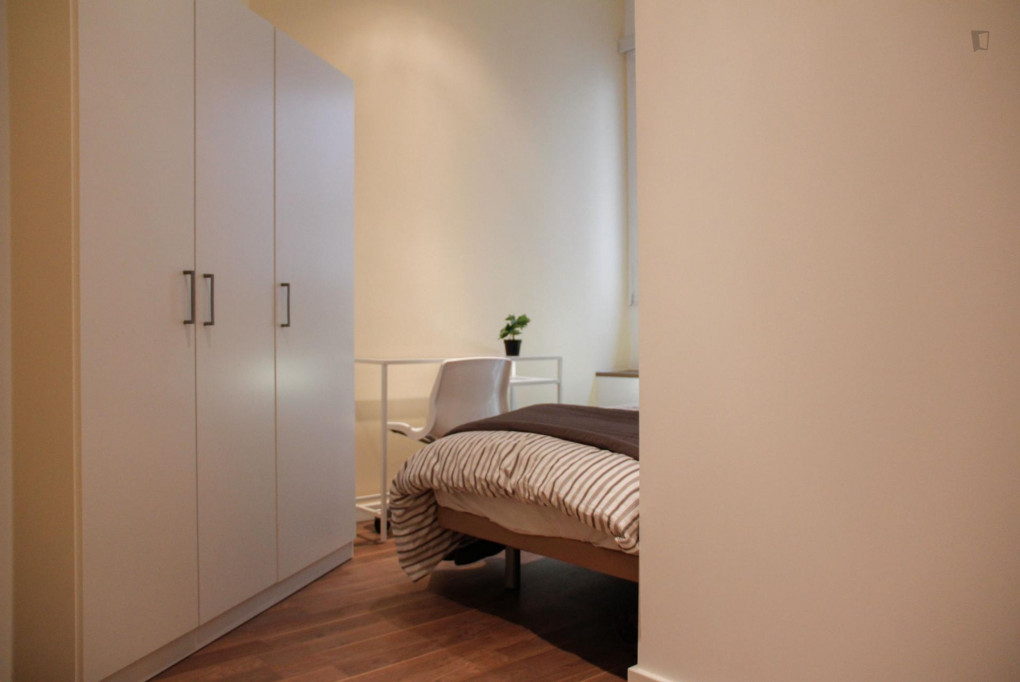 Enjoyable single bedroom in the central Lavapiés neighbourhood