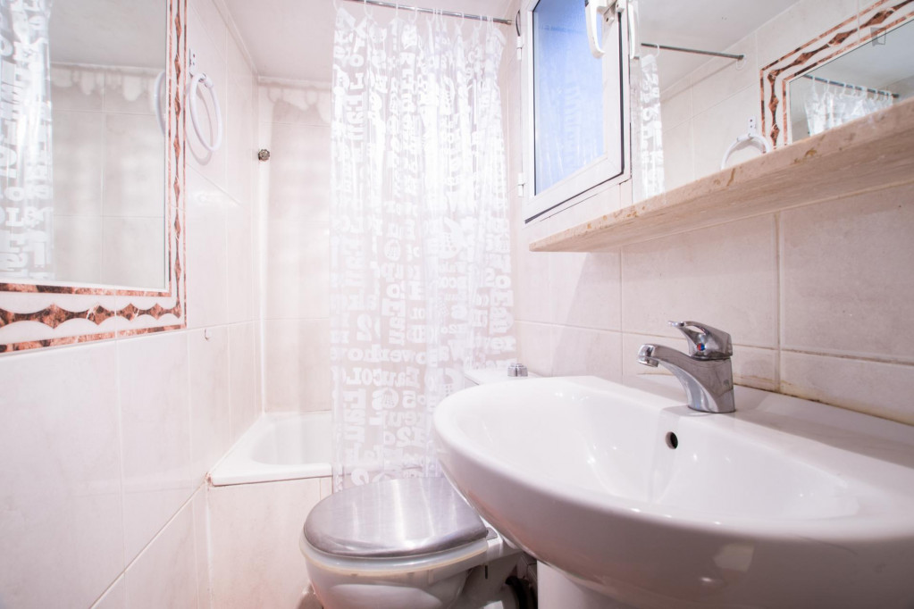 Super cool 2-bedroom apartment in La Latina