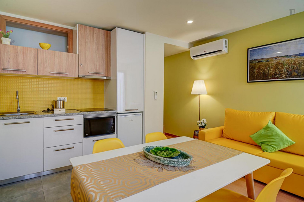 Fabulous 2-bedroom apartment around Jardim do Morro metro station