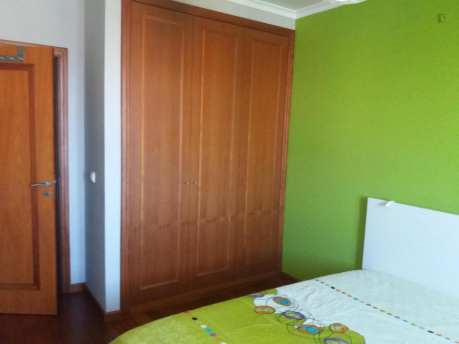 Lovely double bedroom close to Aveiro train station