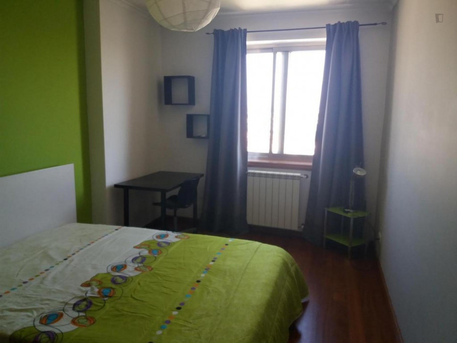 Lovely double bedroom close to Aveiro train station