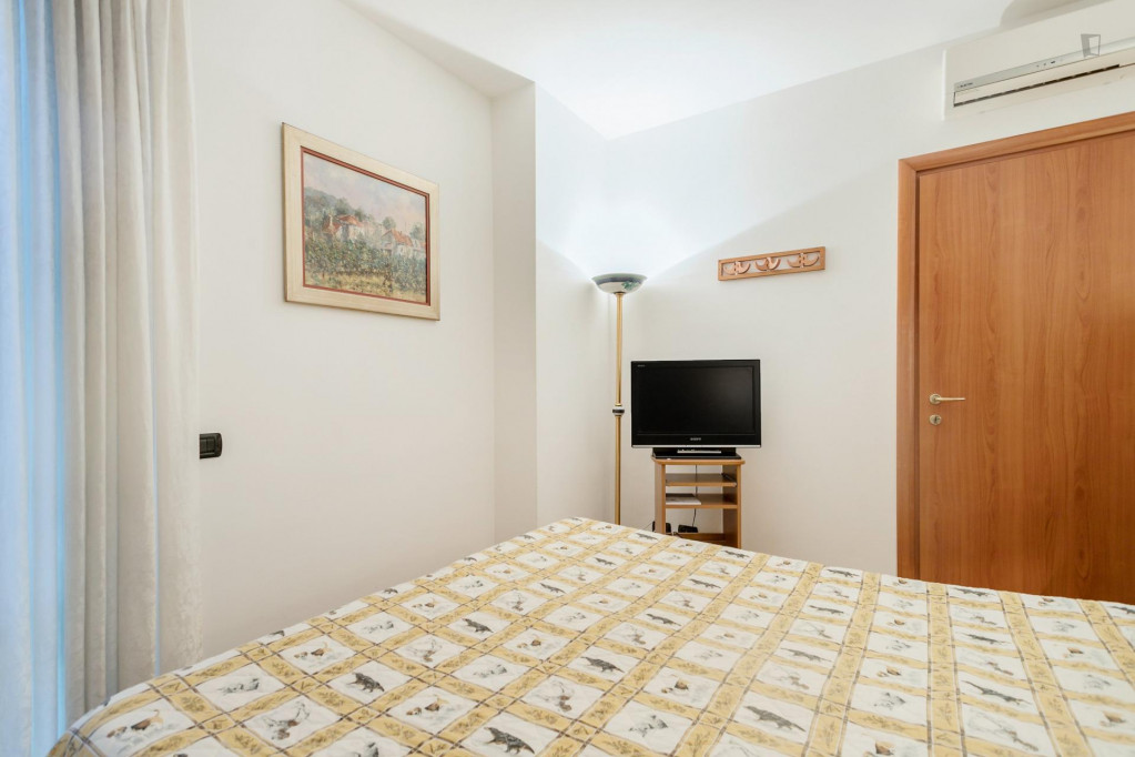 Bright one bedroom apartment 45 min from Milan