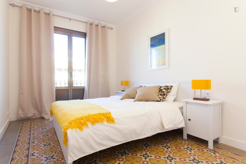 Excellent 2-bedroom flat near Universitat metro