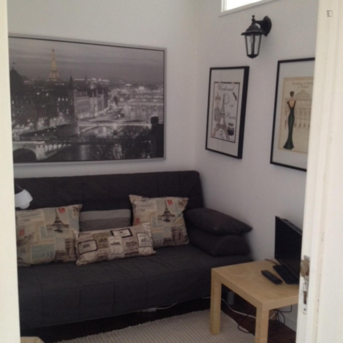 Apartment in Telheiras, near Quinta das Conchas metro