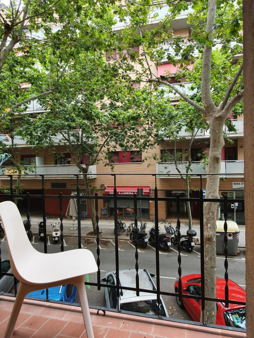 Bright 2-bedroom apartment near Poblenou metro station