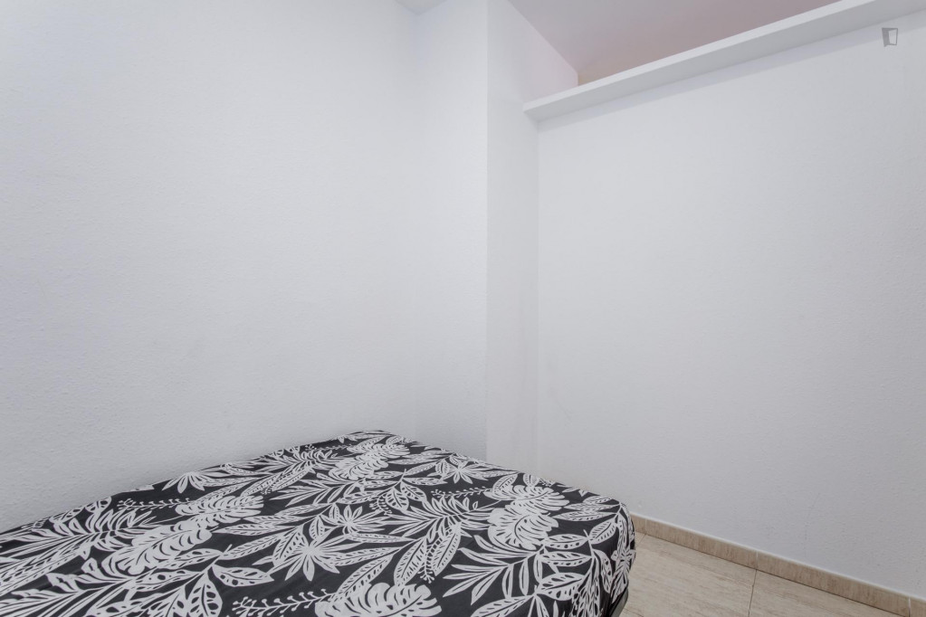 Lovely double bedroom close to Universidad Internacional Menéndez Pelayo - Barcelona campus