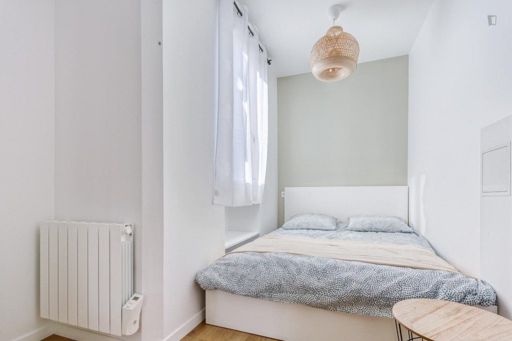 Cool 3-bedroom apartment near Porte de Saint-Cloud metro station