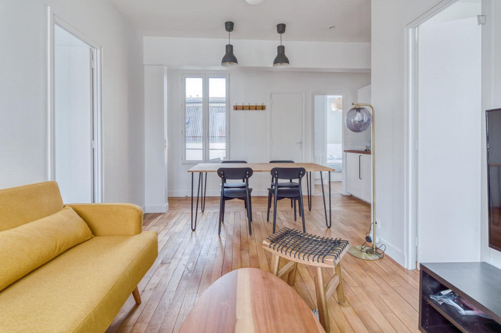 Cool 3-bedroom apartment near Porte de Saint-Cloud metro station