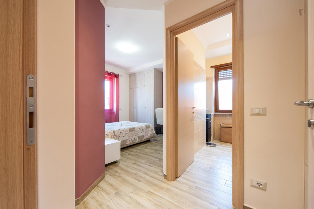 Splendind double ensuite bedroom in Torre Gaia