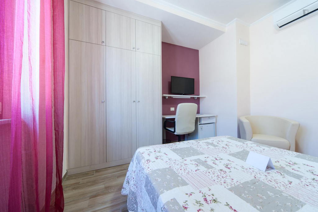 Splendind double ensuite bedroom in Torre Gaia