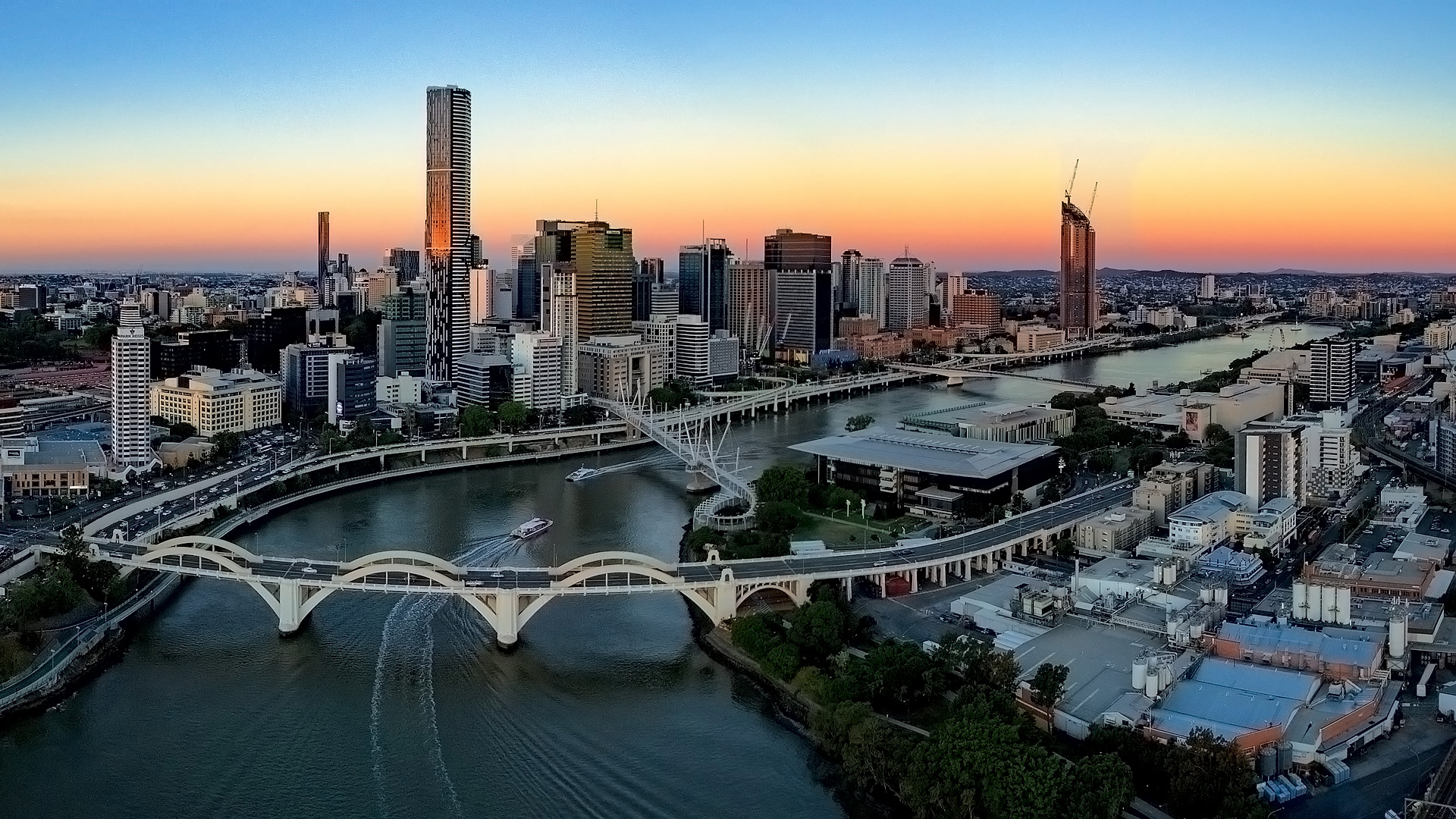 Австралия крупные города. Брисбен город. Австралийский Брисбен. Brisbane достопримечательности. Квинсленд Австралия улицы.